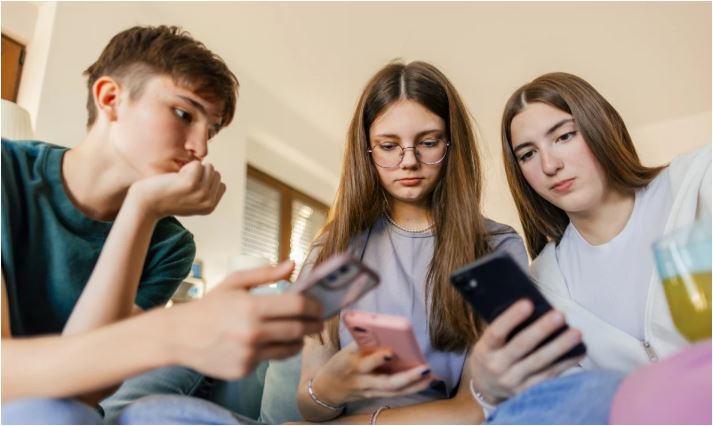 Vendet e BE-së ndalojnë rrjetet sociale për fëmijët nën 15 vjeç